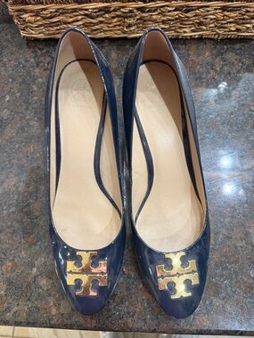 Tory Burch Navy Patent Leather Logo Heels with Gold Emblem
